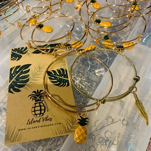 Pineapple Princess jewelry set - Picture 2 of 3